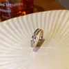 Anillo Súper Brillante de Acero de Titanio con Circonita para Mujer, Diseño de Nicho de Lujo Ligero, Anillo de Gama Alta Que No Se Desvanece, Anillo de Cola para Mejor Amiga
