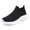 Sapatos Masculinos de Verão, Sapatos Slip-on de Malha Preta para Primavera e Outono, Cabedal de Malha Flyknit, Tênis Esportivos para Corrida, Solado Macio Casual, Sapatos Versáteis da Moda