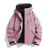 Nueva chaqueta exterior de primavera, otoño e invierno para parejas, chaqueta de montañismo tres en uno a prueba de viento e impermeable para hombres y mujeres