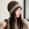 Gorro Tejido Jacquard Retro para Mujer Otoño Invierno Cálido Protección para Orejas Slouchy Versátil Adelgazante para la Cara Gorro Nuevo Cálido