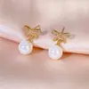 Nuevos Exquisitos y Sencillos Pendientes de Botón para Mujer con Forma de Lazo y Perla, Chapados en Oro con Microincrustaciones de Circonita, Lindos y Elegantes