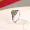 Anel de Prata Esterlina S925 Yuebao Jewelry Padrão Quadrado Vazado Jade Nan Hong Qing Shui Estilo Chinês Retrô Envelhecido Anel de Prata