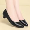 Uma geração de sapatos de trabalho para aeromoças, sapatos femininos de couro preto com saltos pequenos, ferramentas profissionais para negócios, trajes formais com sapatos femininos para entrevistas