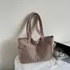 Bolsa Tote de Gran Capacidad para el Trabajo Simple de Moda para Mujer Otoño 2026 Nuevo Bolso de Hombro de Pana Estilo Literario