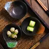Plato de cerámica para condimentos estilo japonés vajilla de cocina sushi snack creativo plato pequeño con asa plato para salsa para hot pot venta al por mayor