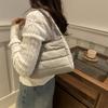 Bolsa de ombro estilo coreano, moda distinta, inverno 2024, novo design de nicho simples, casual, leve, pequena bolsa quadrada com axila