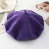 Novo popular boina de lã de mistura de lã estilo retrô francês cor sólida para mulheres, chapéu de artista quente de inverno atacado