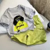 Conjunto de Verão Moderno para Meninos 2026 Novo Estilo Camiseta de Manga Curta e Shorts de Verão para Meninos Conjunto de Duas Peças