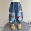 Calças Jeans Femininas Primavera e Outono 2026 Novas Calças Lanternas Estilosas de Outono para Crianças Roupas de Bebê Casuais Calças de Outono