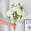 Flor Artificial Estilo Francés de un Solo Tallo con 3 Cabezas, Rosa Vintage de Bordes Quemados, Decoración para Sala de Estar del Hogar, Ramo de Flores Artificiales con Acabado de Alta Gama