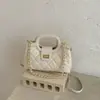 Moda Outono 2026 Novo Estilo de Luxo Leve Bolsa Pequena Acolchoada com Corrente Fechamento com Trava Inspirada na Chanel Bolsa de Ombro Transversal