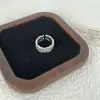 Anel de Trevo Super Brilhante Totalmente Cravejado com Diamantes Vazado Leve Luxo Design de Ponta Anel Aberto Moda Versátil Joia