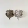 Sombrero Infantil Qiunan Primavera/Verano 2026 Nuevo Cuadros Ala Ancha Protector Solar Transpirable Sombrero de Pescador Cubo para Bebé