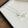 Collar con Colgante de Estrella de Mar Pequeña Plateado-Blanco Sencillo para Mujer 2026 Nuevo Nicho Cadena de Clavícula de Alta Gama Cadena para el Cuello Estilo Vacacional