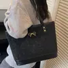 Bolsas de Alta Gama Casuales Transfronterizas para Mujer 2025 Nuevo Diseño de Bolso de Hombro Versátil de Gran Capacidad Bolso Tote