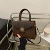 Elegante bolso de invierno 2024 con diseño de nicho, bonito bolso de mano cuadrado pequeño para mujer, bolso cruzado de moda para mujer.