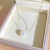 Collar de Acero de Titanio con Trébol de Cuatro Hojas Clásico Más Vendido para Mujer, Diseño de Nicho, Lujo Ligero, Cadena para Clavícula con Circonita de Diamante Completo