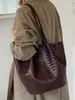 Elegante bolso de hombro único Xiaomi de textura tejida de nicho, moderno bolso tote de gran capacidad, bolso de axila moderno y casual de gran capacidad