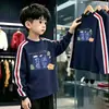 Camiseta de manga larga de algodón puro con tres rayas para niño, modelo nuevo 2026, para primavera y otoño, top base elegante de corte holgado para niños, estilo ins