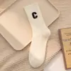 Calcetines bordados con la letra C, calcetines de lana para mujer hasta la pantorrilla, engrosados para abrigar en otoño e invierno, mezcla de cachemira, estilo preppy, calcetines largos para invierno