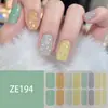 ZE16 refere-se a adesivos de unha estilo europeu e americano com grandes blocos de cor, estampas de leopardo, xadrez, estrelas, listras, e ornamentos para unhas.