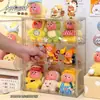 Caixa de Exibição Pessoas Estelares à Prova de Poeira Vinil Transparente Boneca Brinquedo de Pelúcia Rack de Armazenamento Estatueta de Mesa Mini Vitrine
