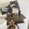 Nova Bolsa concha aveludada fosca Retro Outono/Inverno 2026 Bolsa de Mão Versátil Moda Feminina Estilo Coreano Ombro Único Transversal