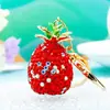 Llavero de piña con incrustaciones de diamantes para coche, llavero lindo de arcilla para hombres y mujeres, amuleto para bolsa de pareja, accesorio para llavero, regalo