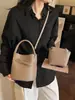 Bolsa Balde de Mão de Alta Qualidade Versátil Retrô para Mulheres 2026 Nova Moda Bolsa de Ombro para o Dia a Dia Bolsa Transversal Fashion