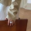 Novos Brincos Anel com Esmalte Branco Maillard para Mulheres Design Avançado de Luxo Leve Estilo Simples de Luxo Leve