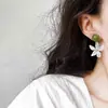 Brincos Verdes Floridos de Verão Clareadores para Mulheres, Design de Nicho, Estilo Floresta, Brincos Versáteis de Verão Que Fazem o Rosto Parecer Menor