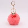 Chaveiro de pelúcia de cereja fofo Pingente de bola de pelo de cereja em liga Acessórios de chaveiro para bolsa de roupa