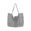 Bolso de Mujer 2023 Nuevo Modelo Bolso de Hombro Estampado de Leopardo Bolso de Compras Casual Gran Capacidad Moda Europea y Americana Bolso Tote de Color Sólido