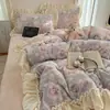 Juego de Ropa de Cama de Cuatro Piezas de Terciopelo de Leche con Encaje Estilo Coreano, Funda de Edredón Gruesa de Franela Coral de Doble Cara, Sábana, Juego de Ropa de Cama de Cuatro Piezas