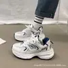 Zapatos de malla para mujer, zapatillas deportivas transpirables, zapatos que aumentan la altura, nuevos y versátiles zapatos casuales tipo 'dad shoes' para el verano 2026