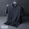Nova Camisa Polo Masculina de Seda Gelada para o Verão 2026 Secagem Rápida Respirável Sensação Refrescante Manga Curta Casual de Negócios Cor Sólida Gola Polo Camiseta