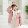 Ropa de Abrigo para Niñas de Otoño e Invierno, Ropa Casual Engrosada de Piel de Conejo para Niñas, Cortavientos Cortos de Terciopelo para Niños Estilo Invierno, Moderno