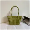2026 Nova Bolsa Tote Elegante Simples Vazada Transfronteiriça, Bolsa de Ombro Casual Versátil para Mulheres, Bolsa Feminina de Grande Capacidade
