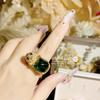 Camélia tecida esculpida Golden Peacock Emerald PU pulseira de couro banhado a ouro das mulheres Esmeralda floco de neve anel de zircão