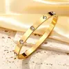 Pulseira de Gipsófila Europeia e Americana Transfronteiriça à Prova d'Água e Sem Desbotamento em Aço Titânio Cravejada com Diamantes Banhada a Ouro 18K Versátil Estilo Ins Joia de Pulseira