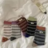 Meias listradas color-blocking femininas de cano médio ex etiqueta de tecido outono e inverno novos produtos meias slouch de algodão puro retrô combinando com sapatos pequenos de couro modernos