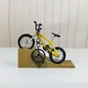 Chaveiro dedo bicicleta dedo skate bicicleta oito chaveiro fecho lagosta joias brinquedos transfronteiriços