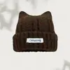 Chapéu de Tricô com Orelhas de Gato Estilo Coreano Outono Inverno Feminino Quente Afina o Rosto Chapéu de Lã Fofo Proteção para Orelhas Chapéu para Clima Frio Versátil Chapéu de Pelúcia