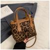 Bolso de Invierno para Mujer 2025 Nuevo Moderno Simple Estilo Occidental Casual Bolso de Hombro Estampado de Leopardo a la Moda Bolso Cruzado Bolso Balde