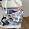 2024 Primavera e Verão Nova Bolsa de Pano Xadrez Bolsa de Ombro Feminina Moda Crossbody Bolsa Axilas Pequena Bolsa Quadrada Bolsa Casual