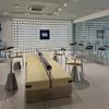 Loja de Chá com Leite de Luxo Leve Combinação de Mesa e Cadeira Mesa de Negociação para Cafeteria Cabine Minimalista de Aço Inoxidável Sofá Duplo Cadeira Macia