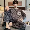 Pijama de Hombre Nuevo de Primavera y Otoño Transfronterizo de Manga Larga Cuello Redondo Holgado Estilo Coreano Talla Grande Ropa Deportiva Portátil para el Hogar Conjunto