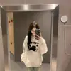 Sudadera de Otoño Blanca Gris con Cuello Redondo para Mujer 2025 Nueva Popular Moda Tendencia Chaqueta Gruesa Forrada de Polar de Manga Larga