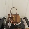 Bolsa 2026 Simples Novo Estilo Bolsa Tote Elegante Bolsa Transversal Outono e Inverno Nicho Retrô Bolsa Pequena para Mulheres Trabalho Pequena