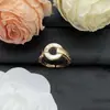 Anillo Letra de Nácar de Alta Gama Nuevo Modelo Europeo y Americano Transfronterizo Baojia, Artesanía Fina, Sensación de Alta Gama, Versión a Juego con Logo, Anillo al por Mayor